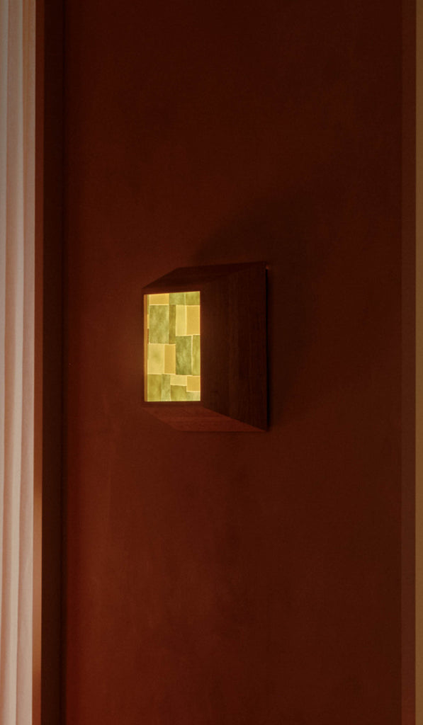 In Common With Medium Mira Surface Mount