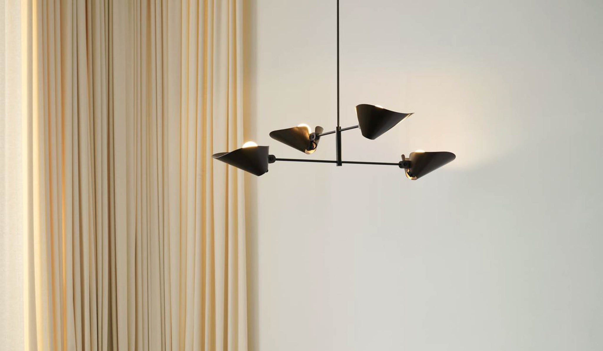 &Tradition SC91-92-93 Bonnet Chandelier