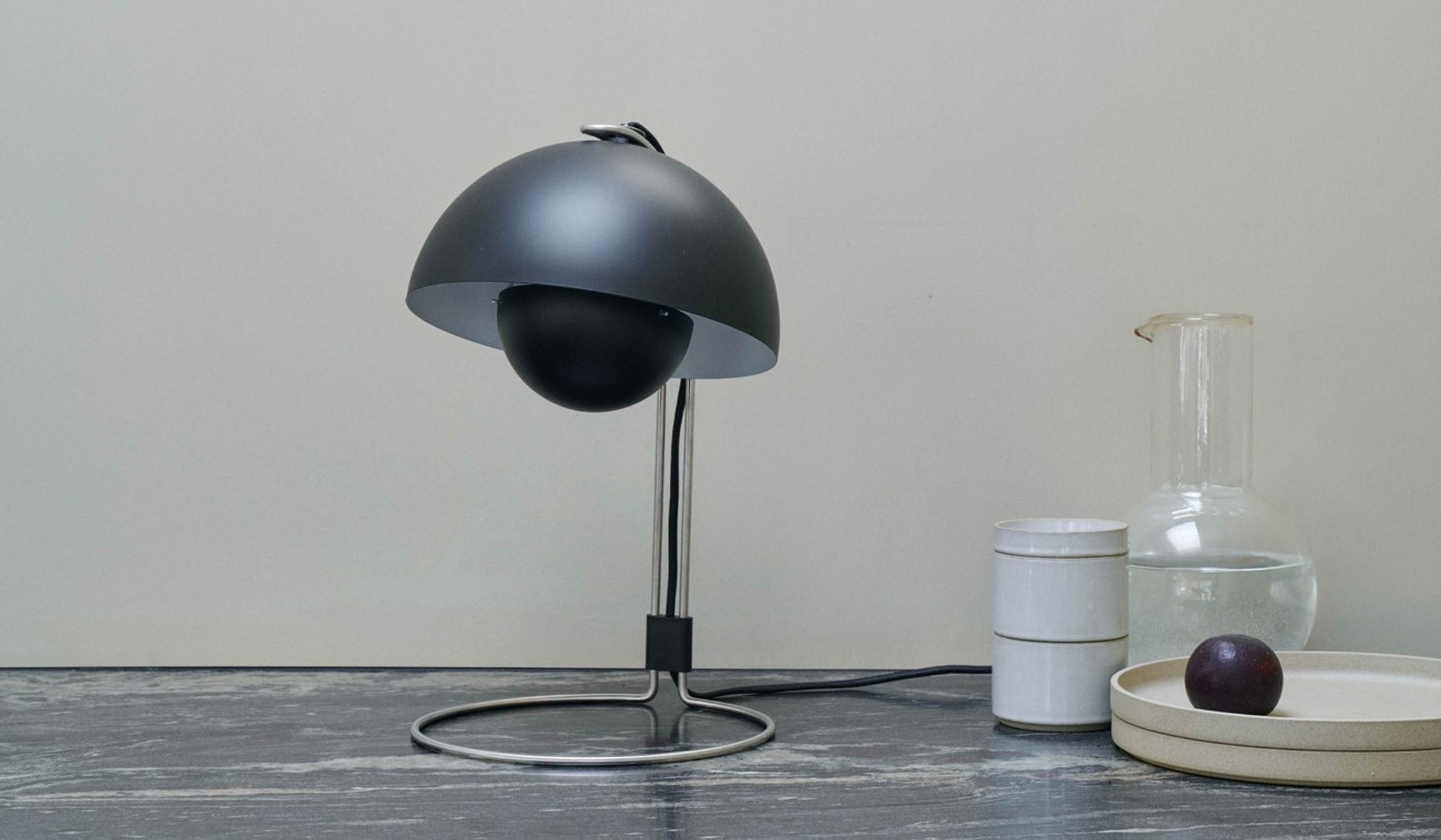 &Tradition VP4 Flower Pot Table Lamp