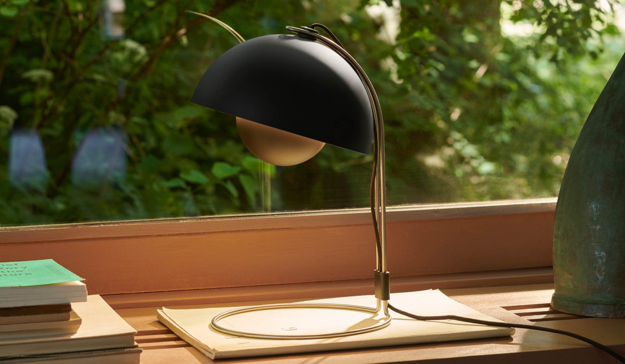 &Tradition VP4 Flower Pot Table Lamp