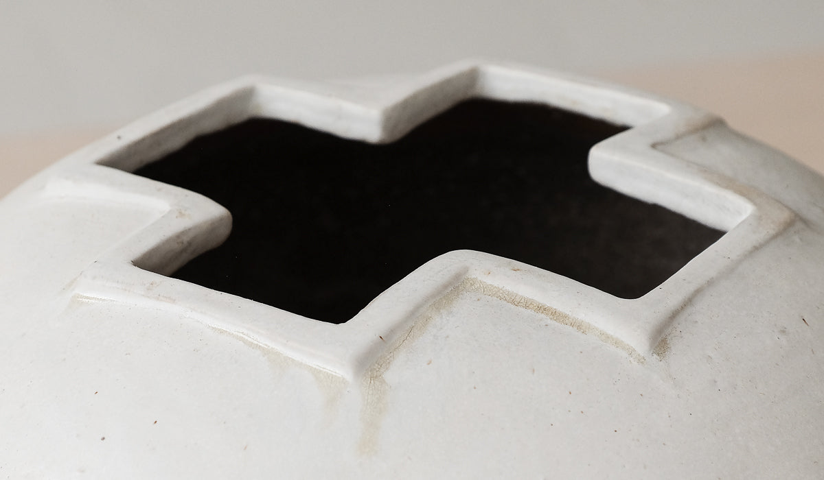 Clam Lab Apple Ash Round Cross Vessel