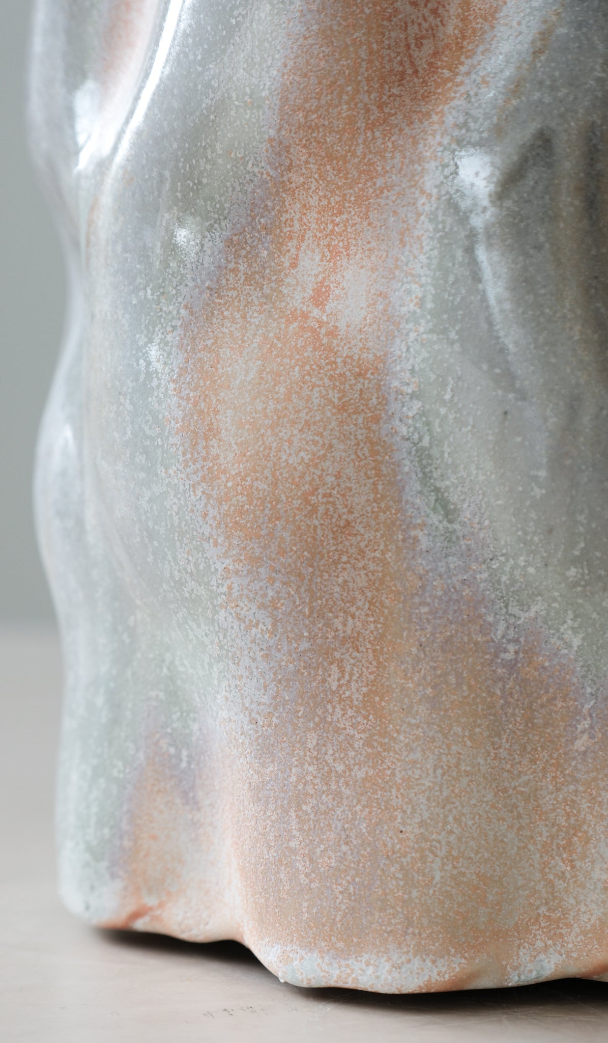 Clair Catillaz Wavy Sugar Skin Vessel