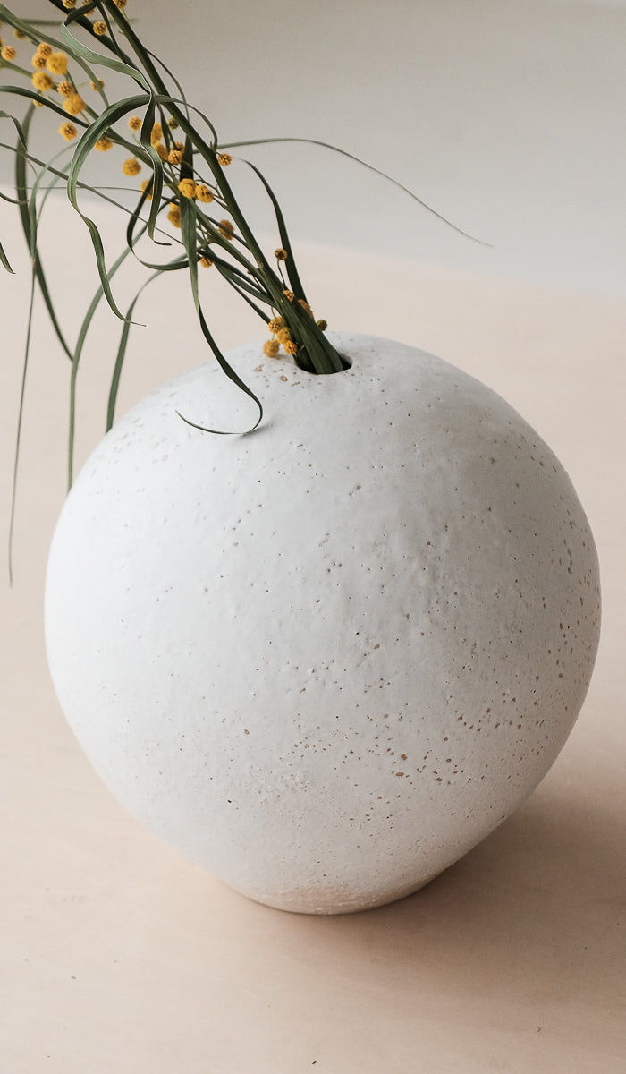 Clam Lab White Weed Vessel