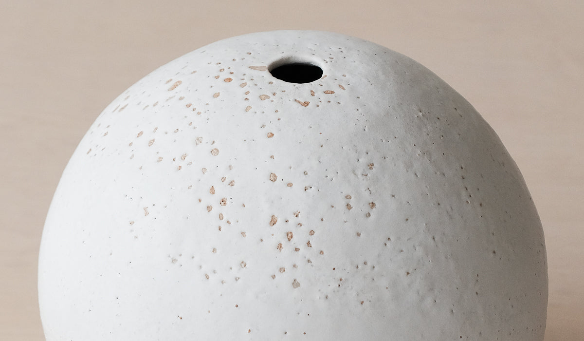 Clam Lab White Weed Vessel