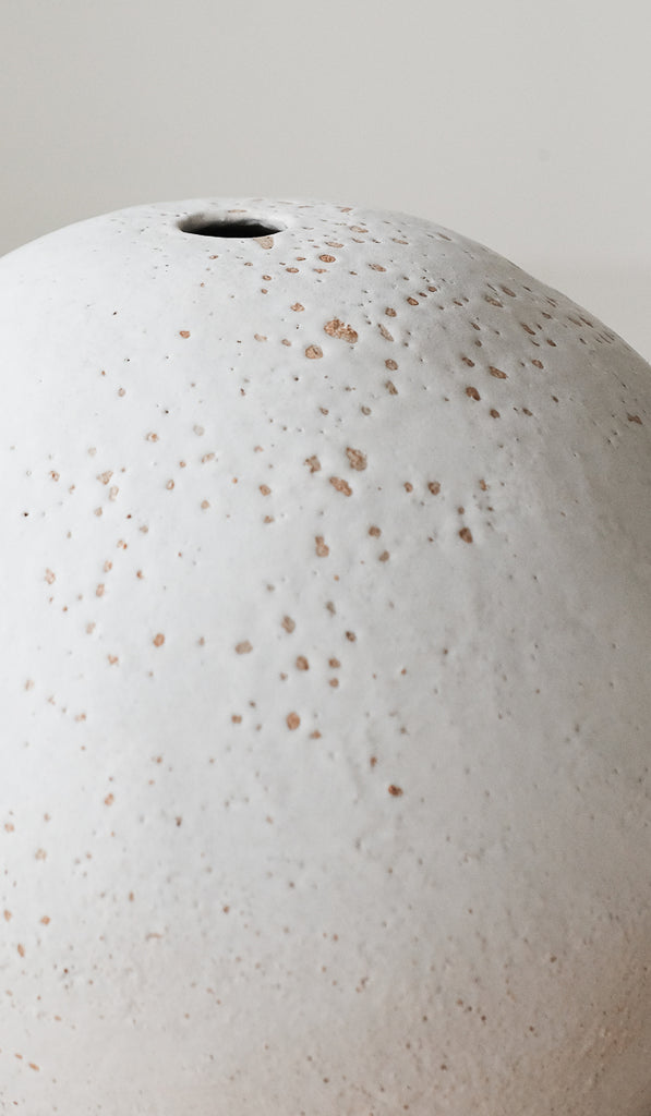 Clam Lab White Weed Vessel