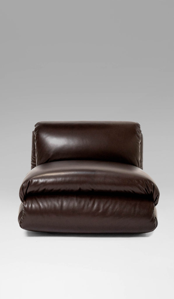 Estudio Persona Abrazo Chair