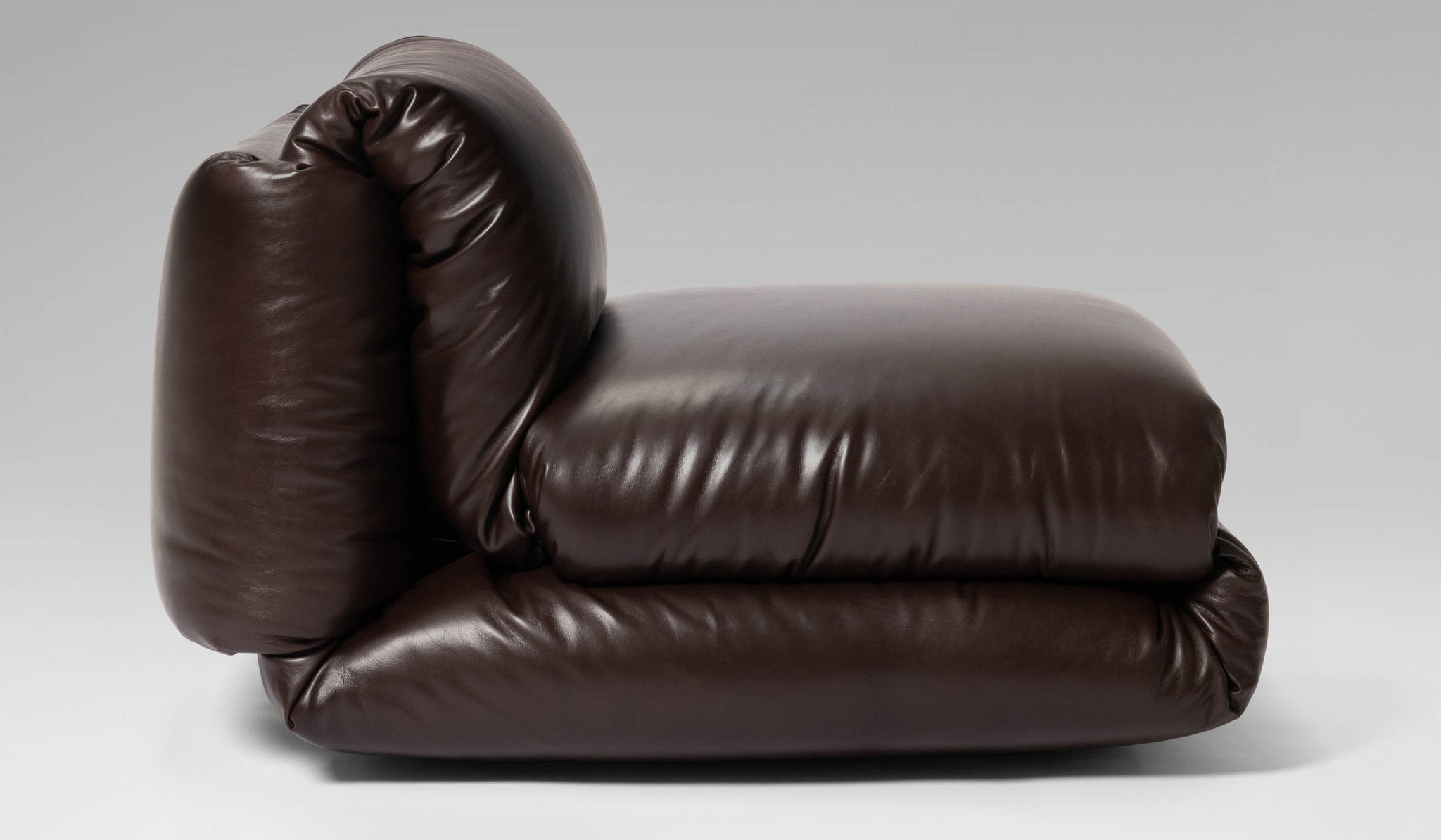 Estudio Persona Abrazo Chair