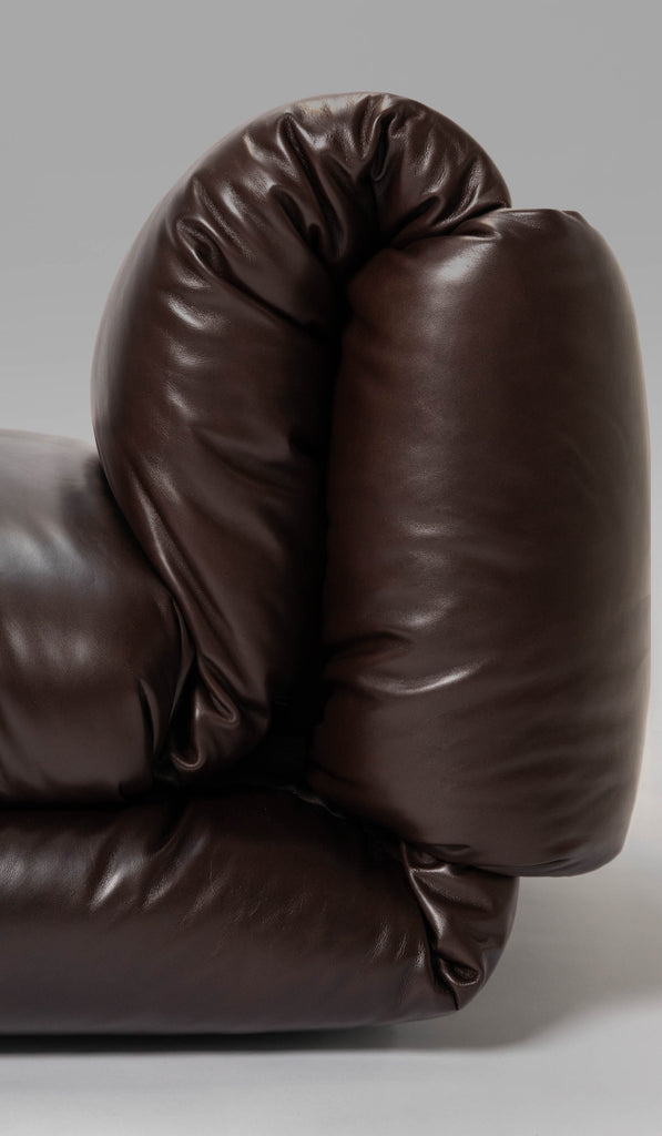 Estudio Persona Abrazo Chair