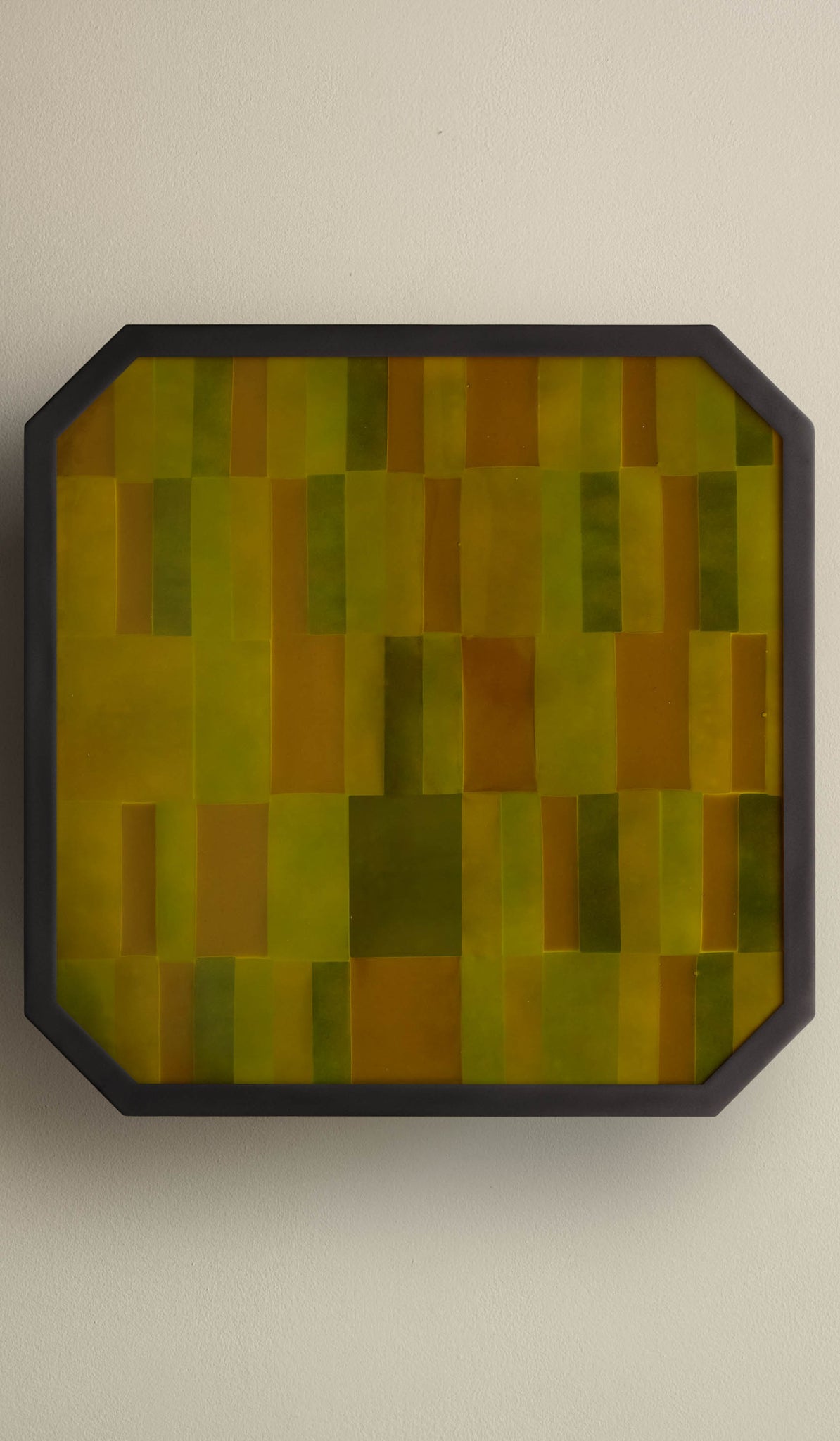 In Common With Large Strata Surface Mount