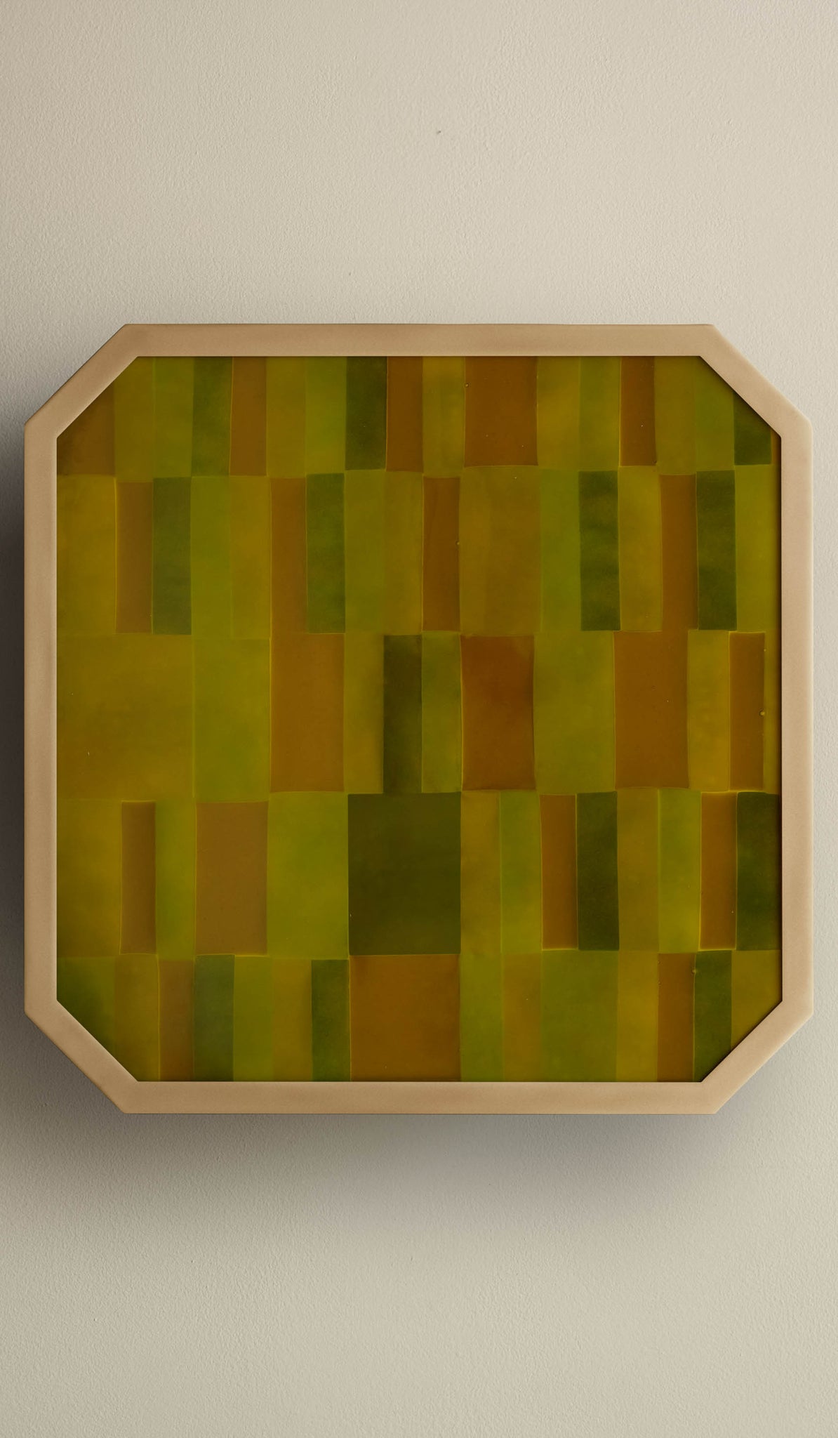 In Common With Large Strata Surface Mount