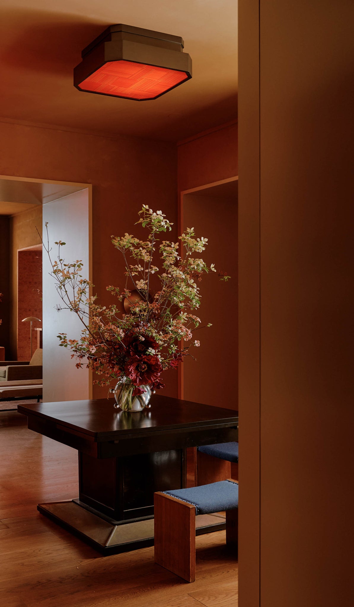 In Common With Large Strata Surface Mount