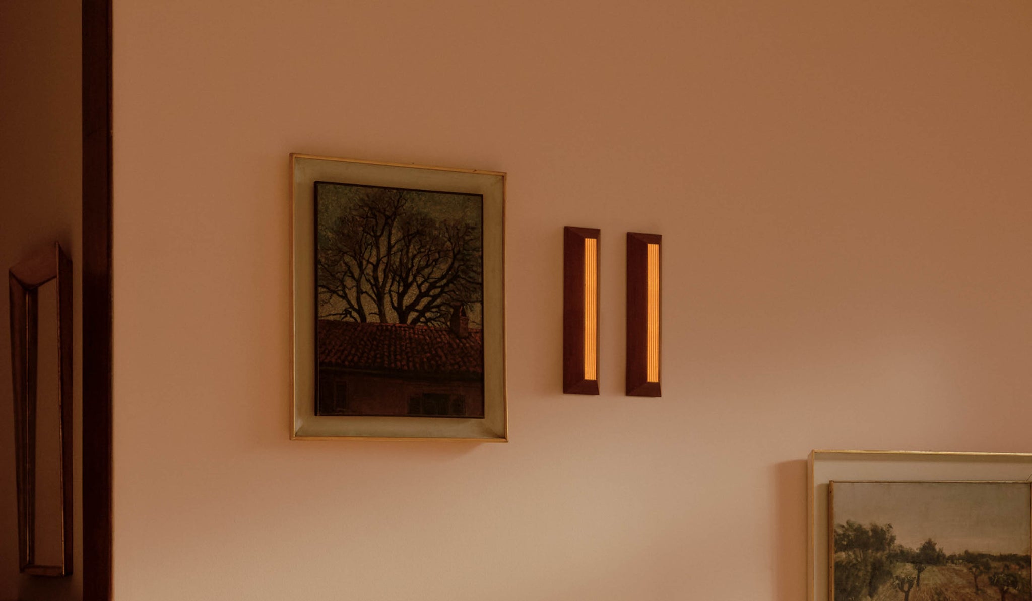 In Common With Linear Mira Surface Mount