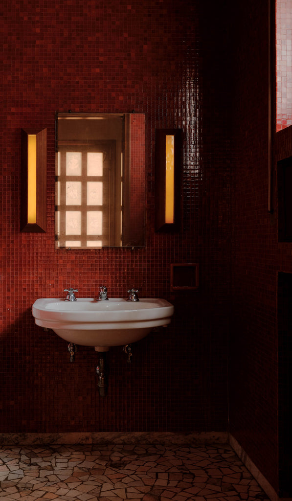 In Common With Linear Mira Surface Mount