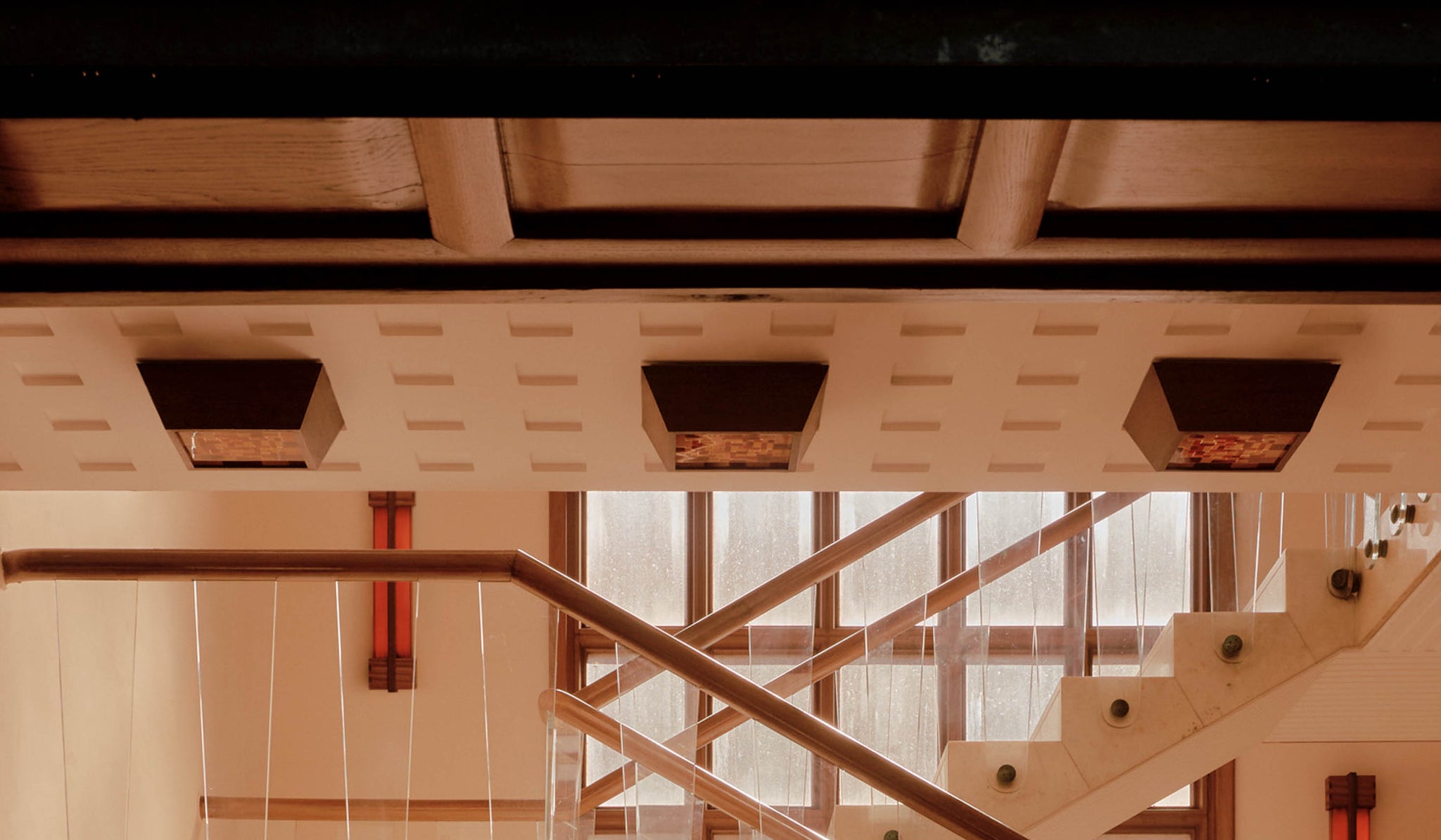 In Common With Medium Mira Surface Mount