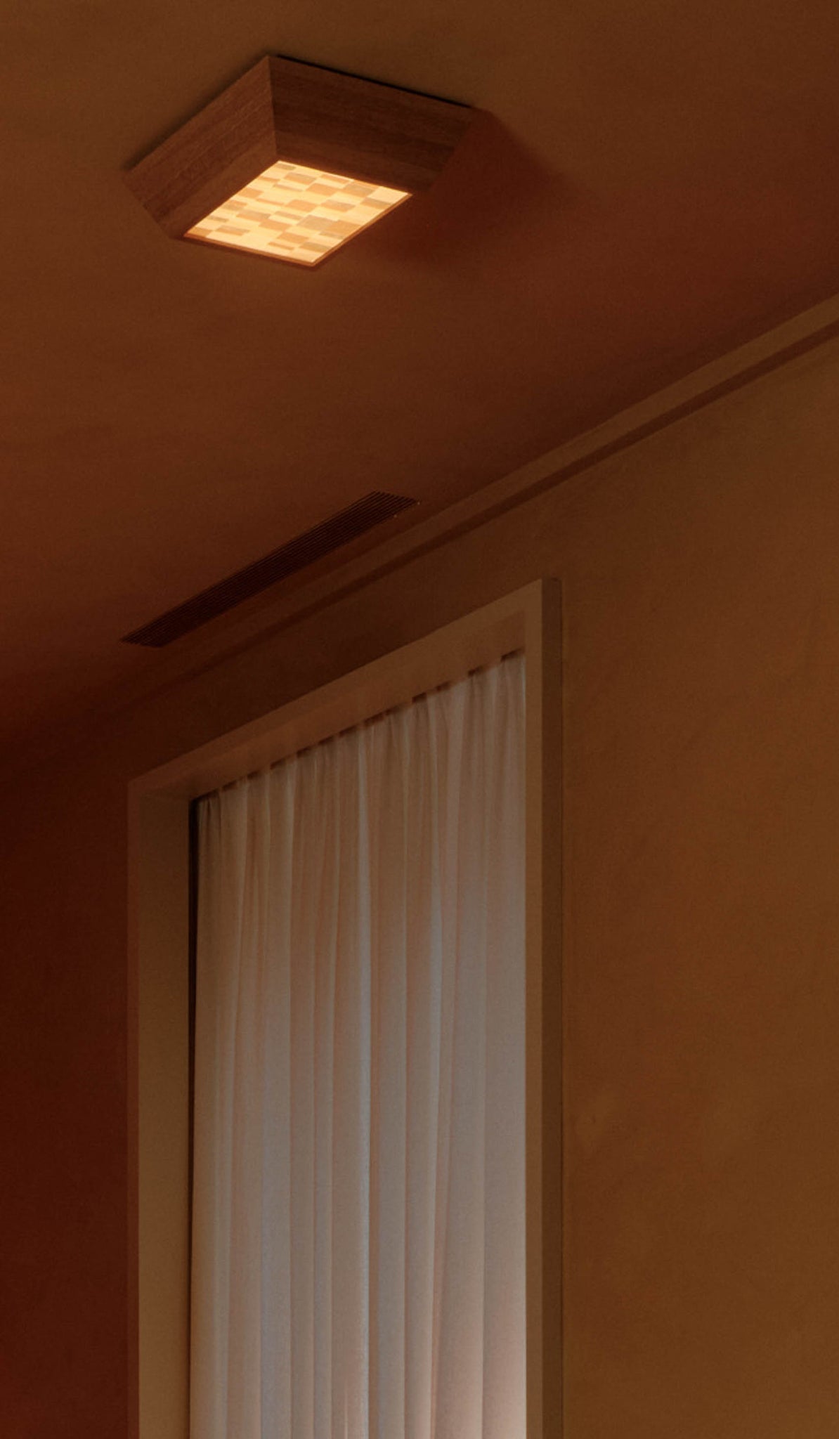 In Common With Medium Mira Surface Mount