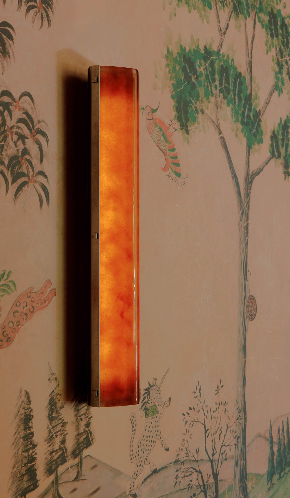 In Common With Medium Verso Surface Mount