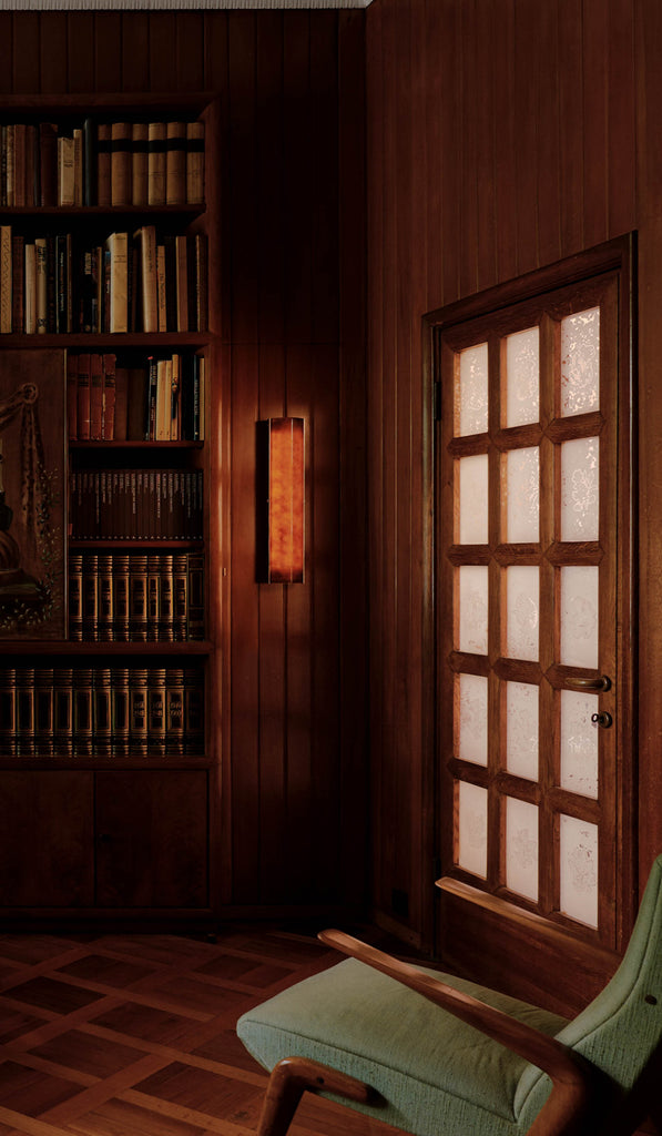 In Common With Medium Verso Surface Mount