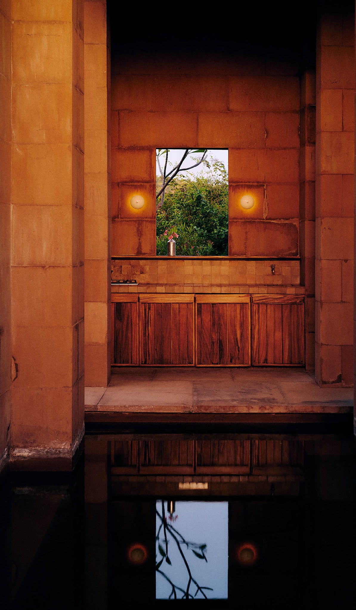 In Common With Ridge Surface Mount