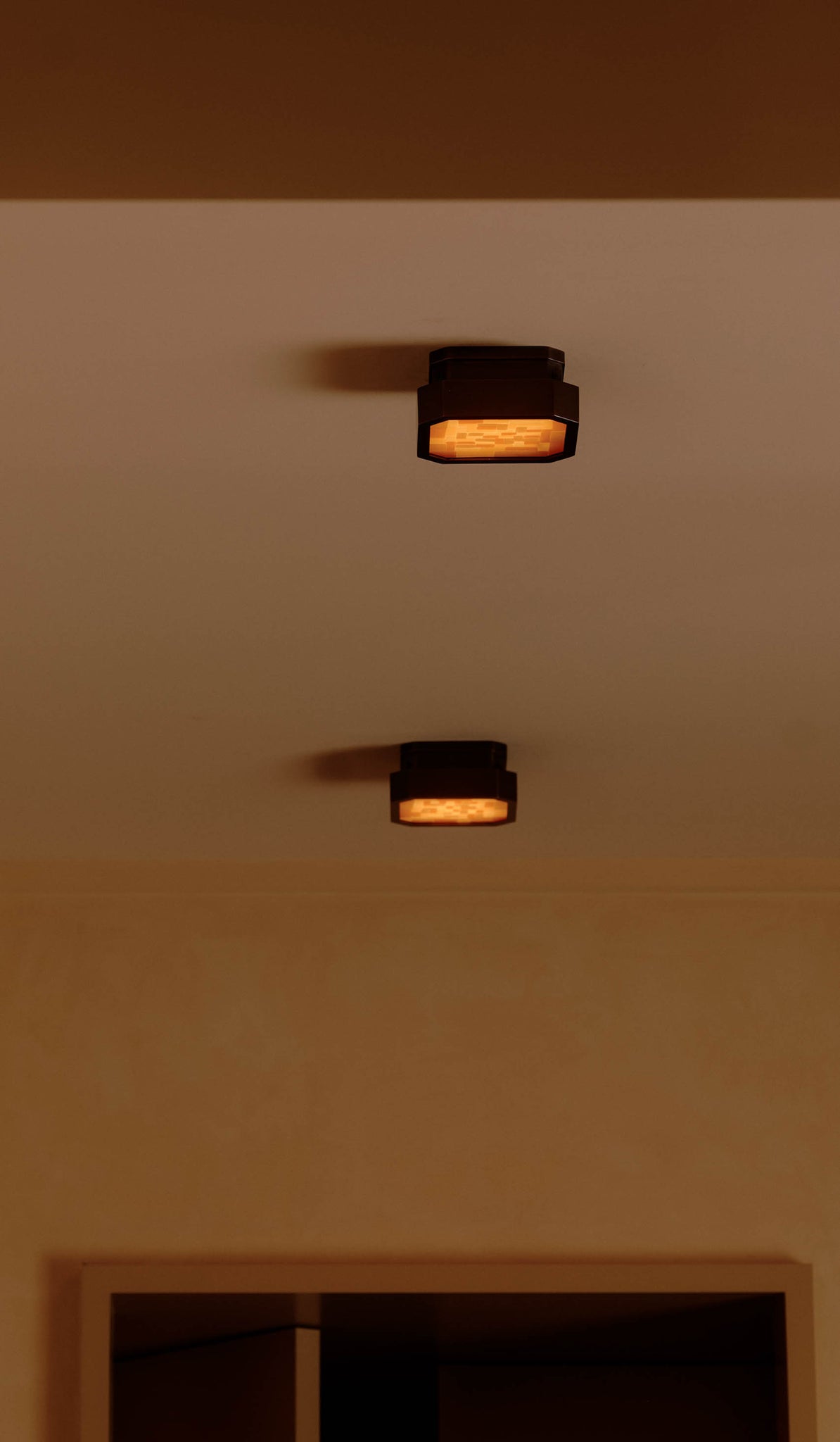 In Common With Small Strata Surface Mount