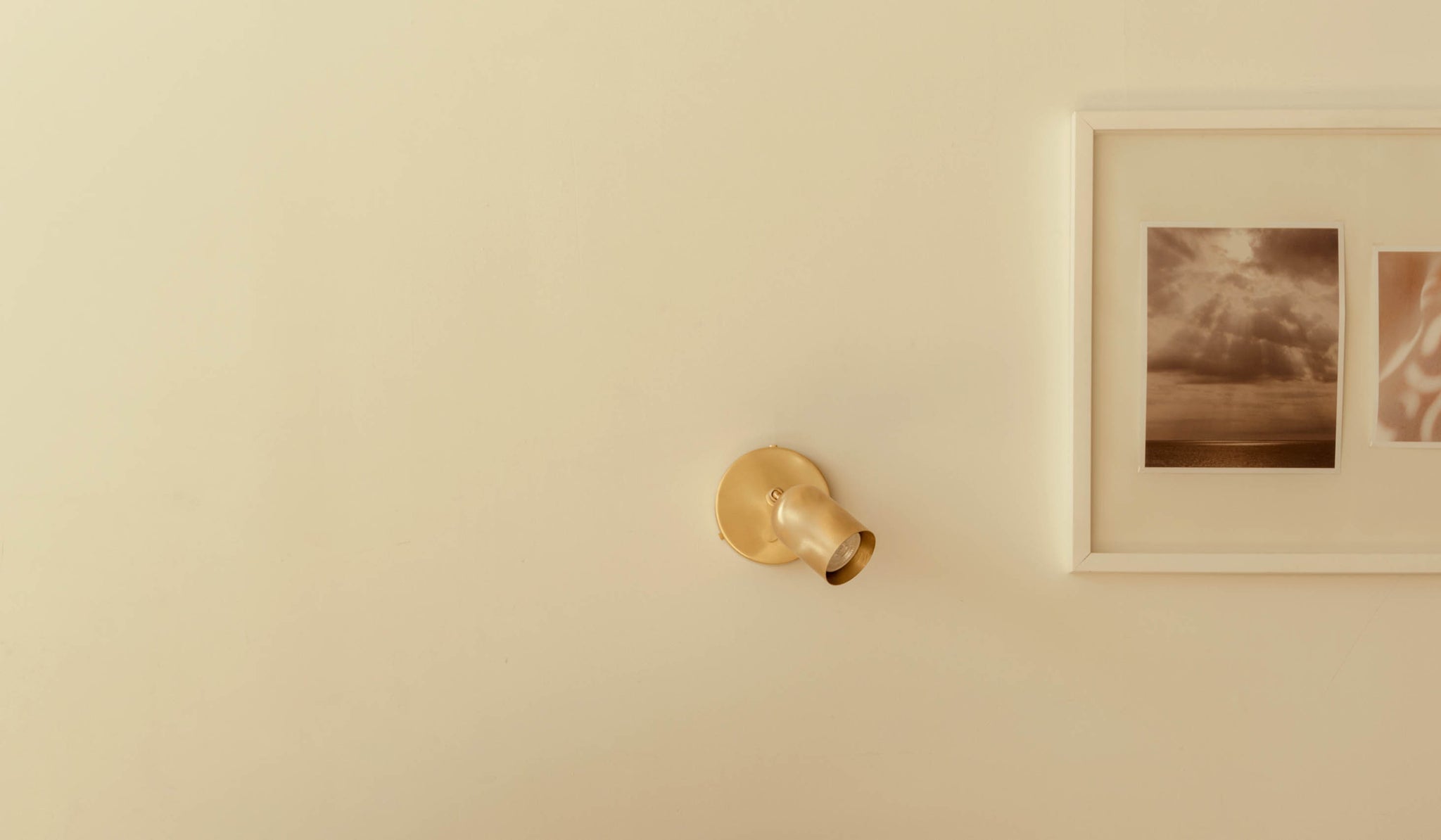 In Common With Spot Surface Mount With Stem - Spartan Shop