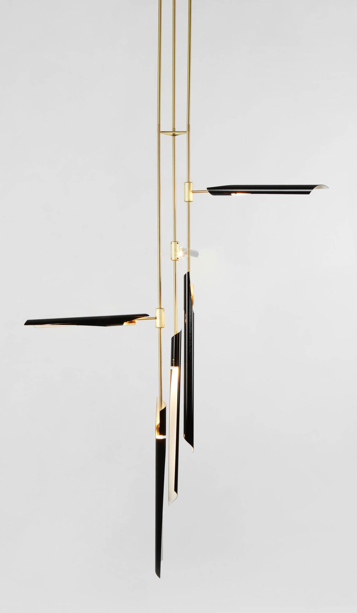 Roll & Hill Boden Vertical Chandelier 06