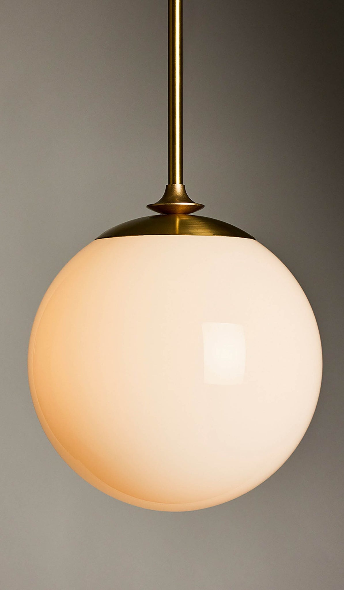 Roll & Hill The R&H Globe 01 Pendant