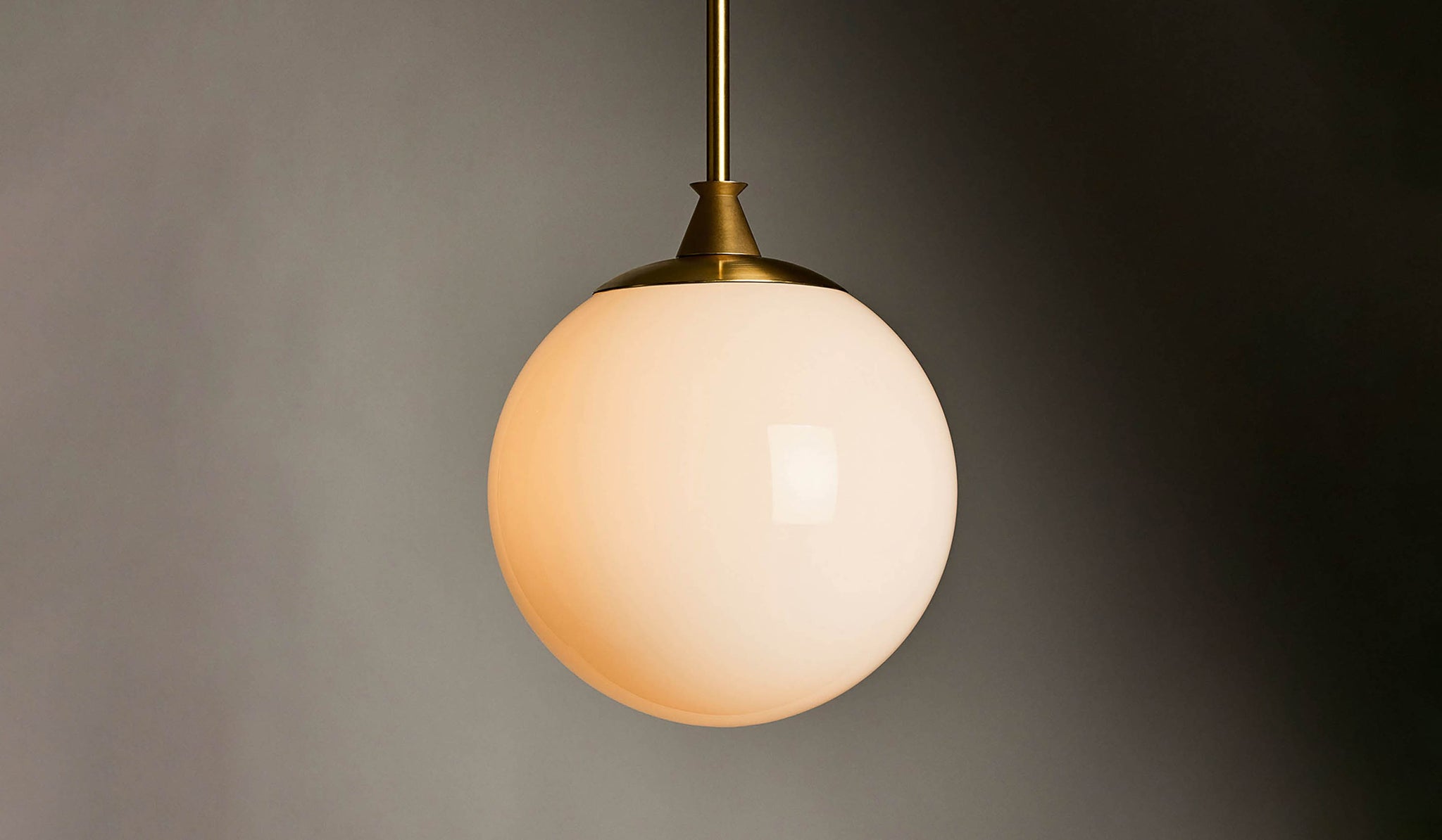 Roll & Hill The R&H Globe 02 Pendant