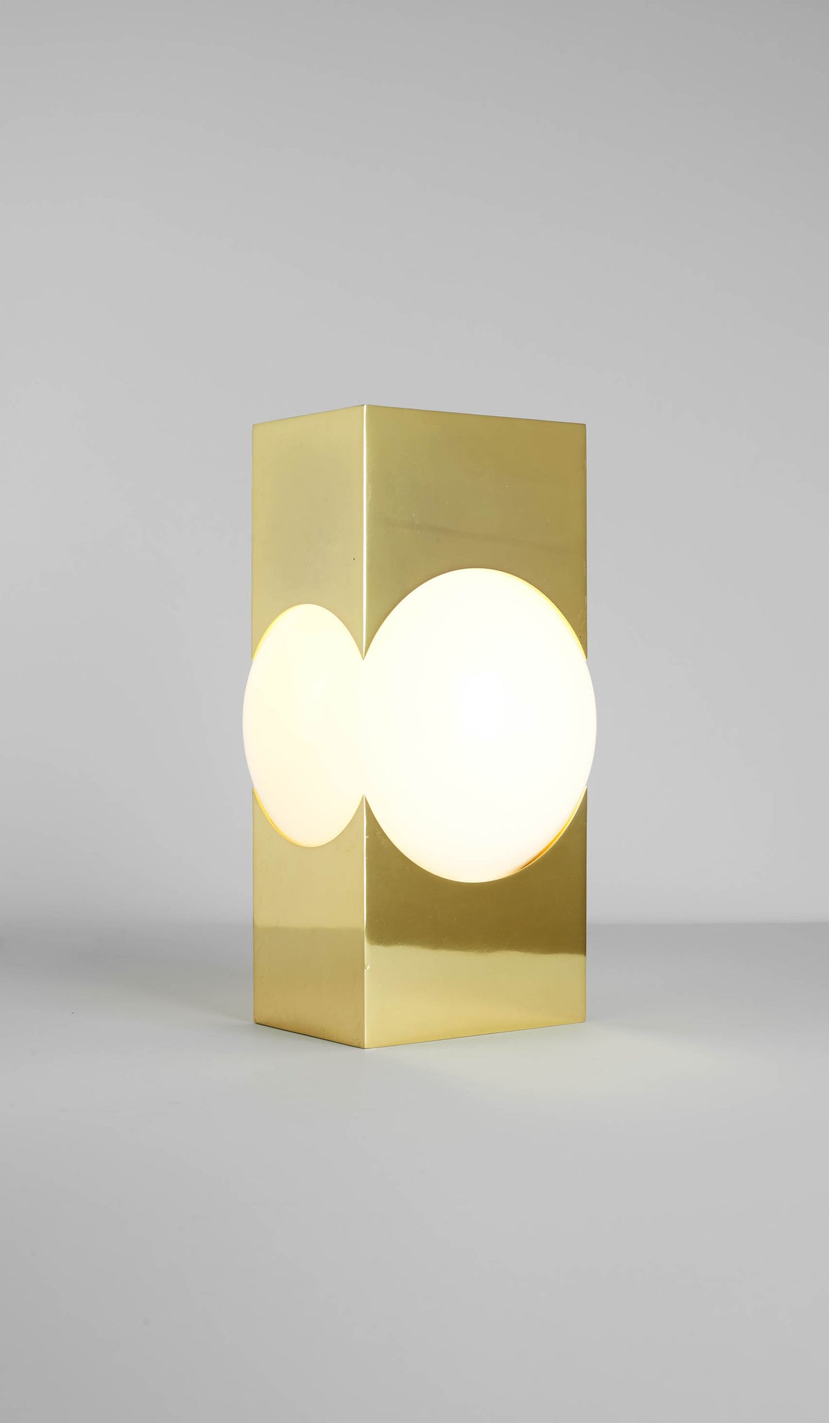 Roll & Hill Atlas 02 Table Lamp