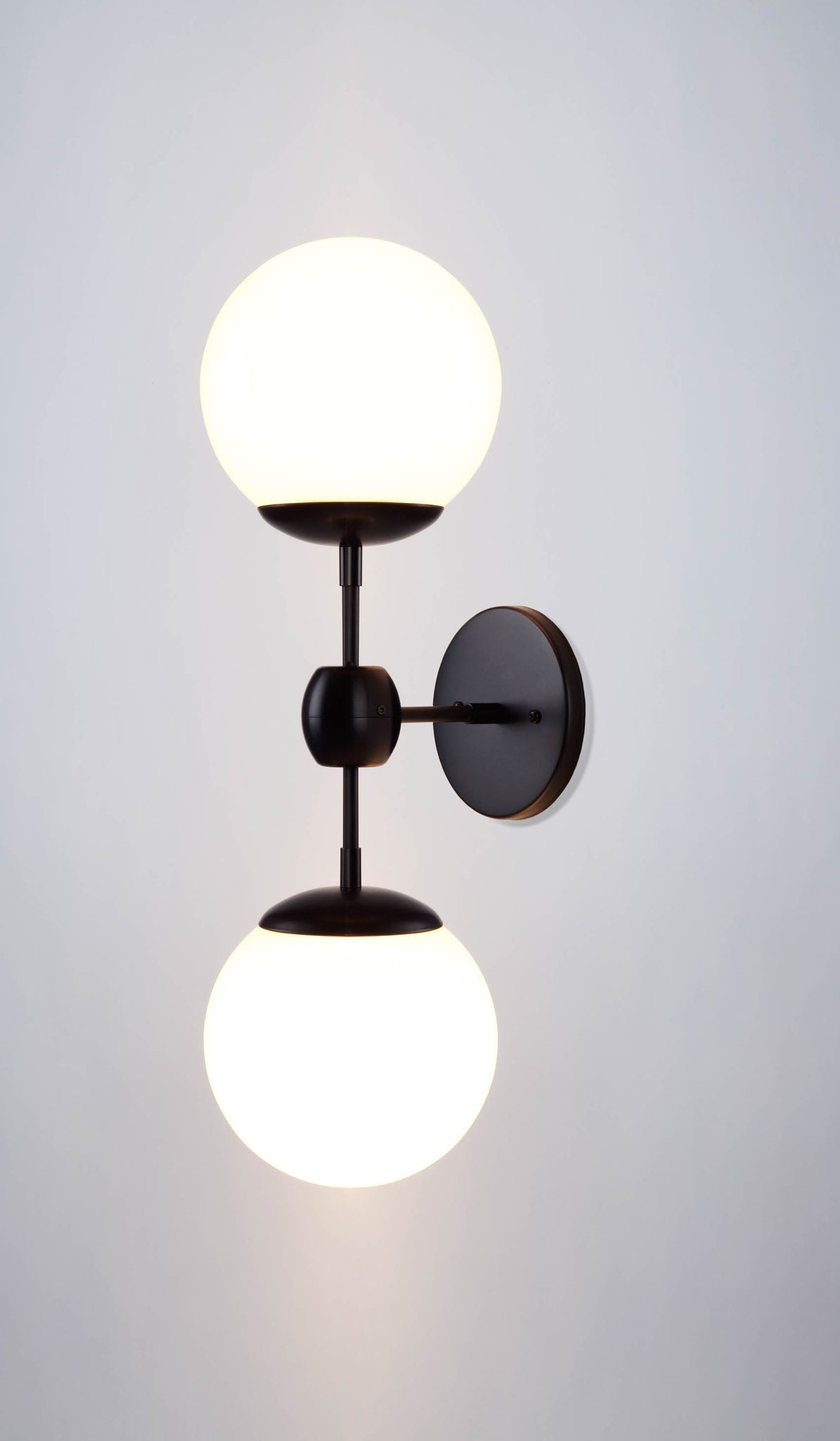Roll & Hill Modo 2 Globe Sconce