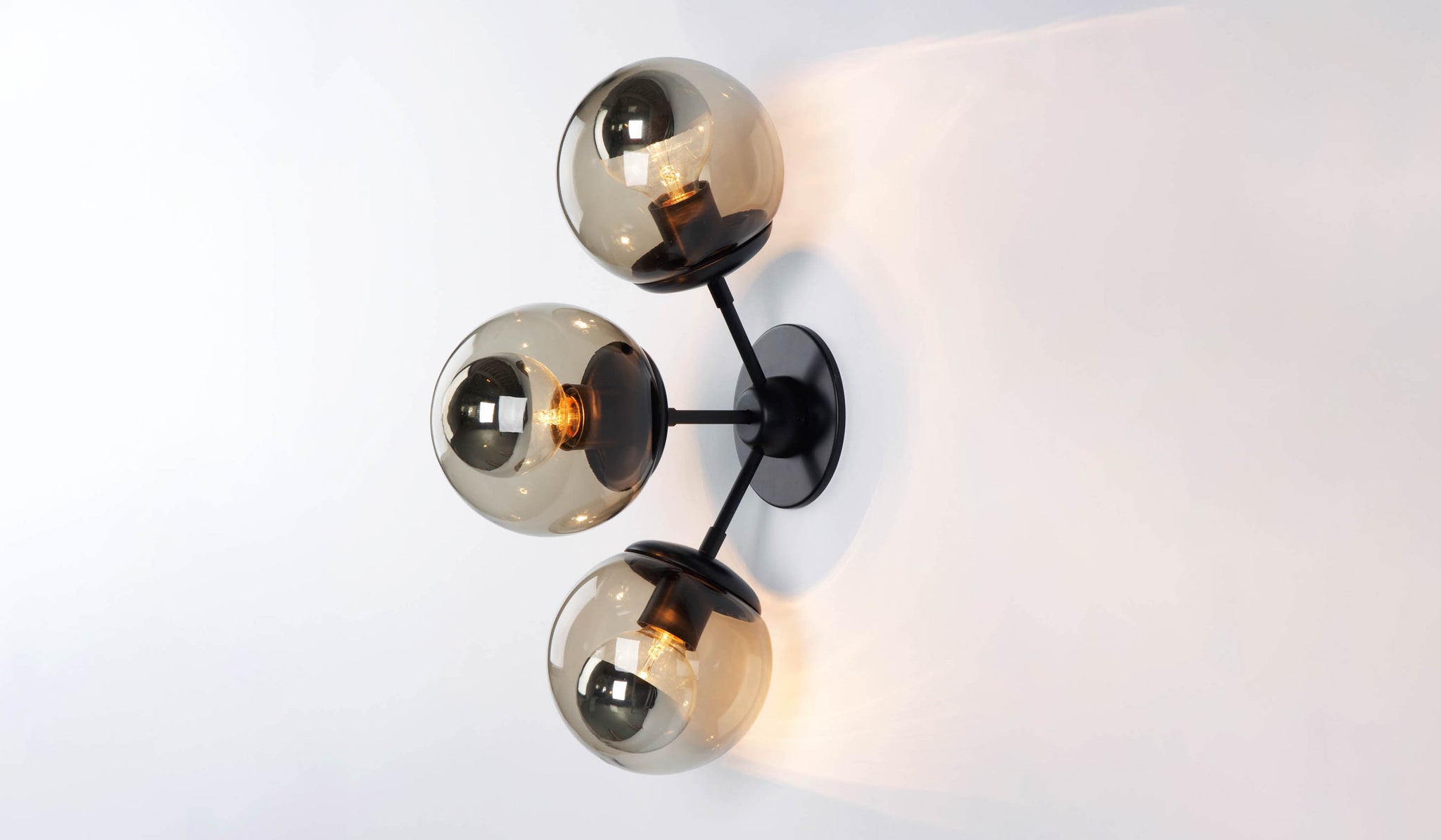 Roll & Hill Modo 3 Globe Sconce