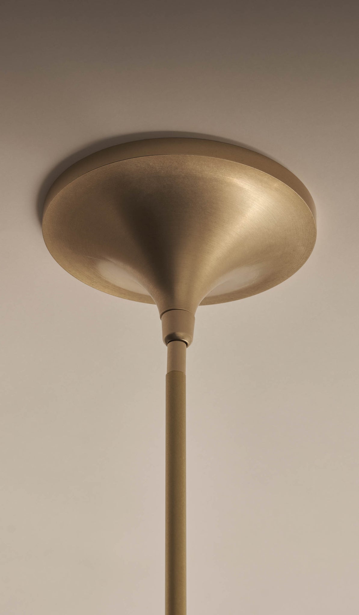 Roll & Hill The Met Pendant