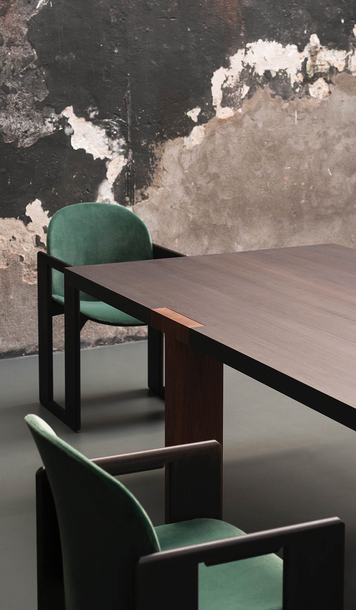 Tacchini 'T' Table - Spartan Shop