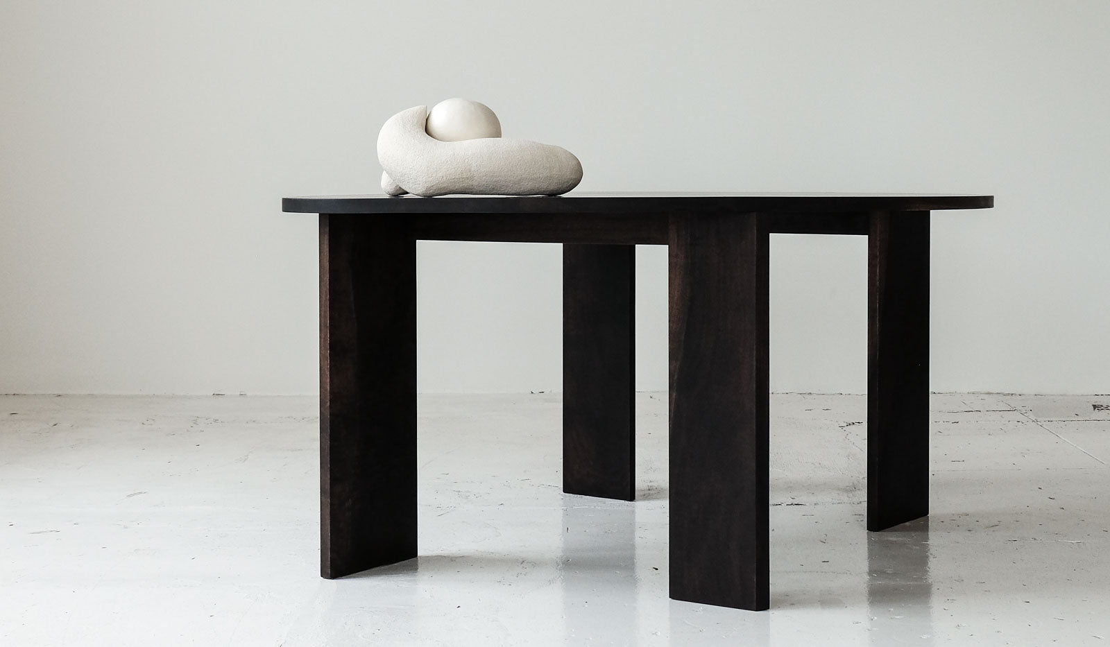 Campagna Ambiguous Dining Table