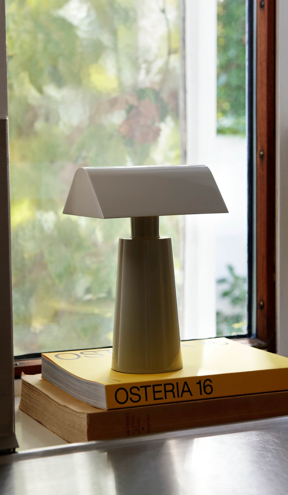 &Tradition MF1 Caret Portable Table Lamp