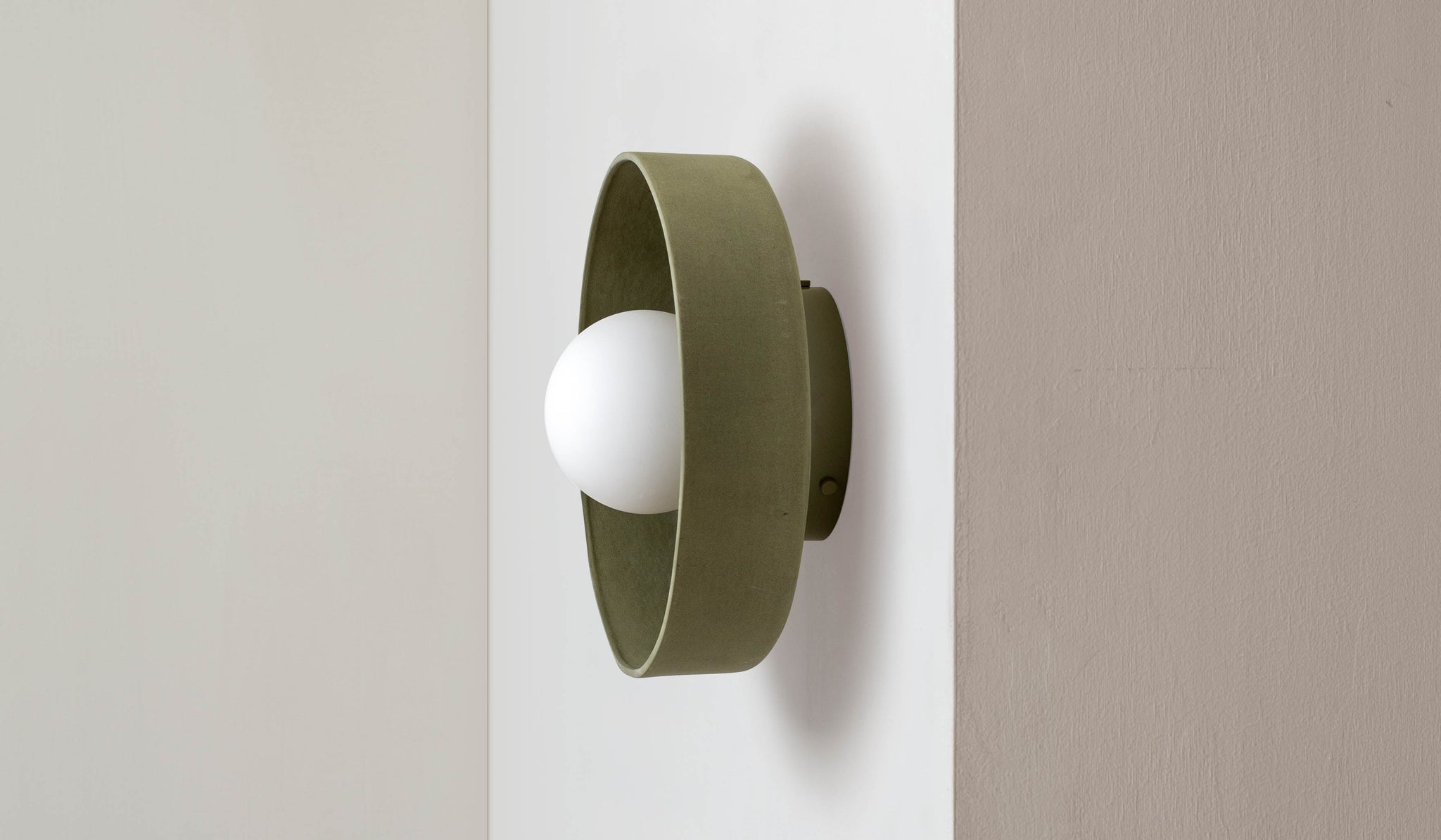 In Common With Green Ceramic Disc Surface Mount