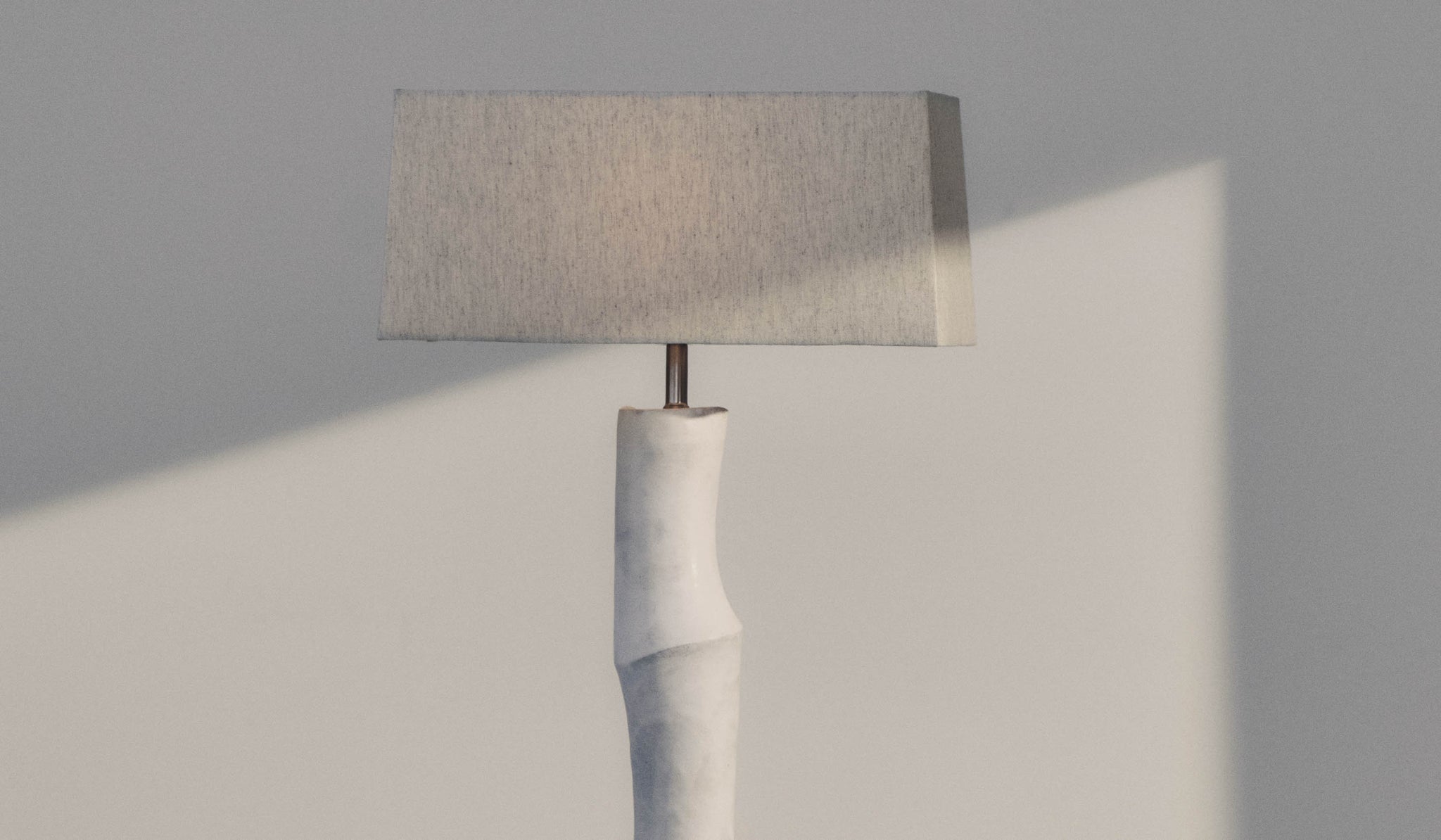 Kassandra Thatcher Sona Table Lamp